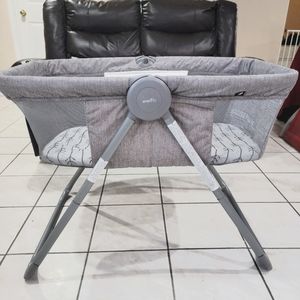 Evenflo loft portable bassinet